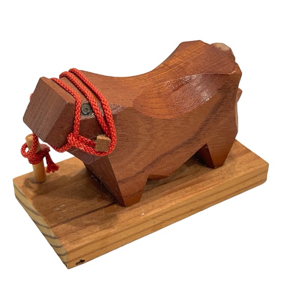 Vintage Traditional Cultural Japanese TOUGYU ITTOUBORI Bull Sumo Wood Figure - Picture 4 of 13